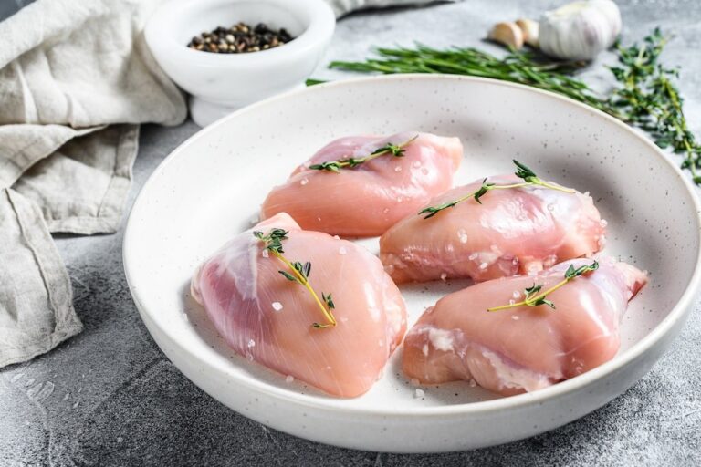 Boneless & Skinless chicken Thighs